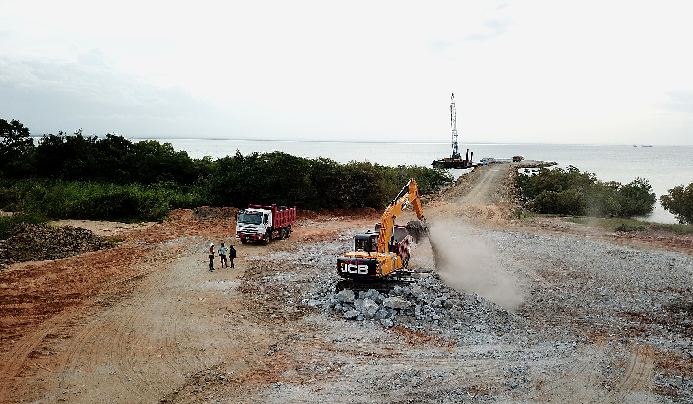 ALIE heavy equipment operating on an earthmoving and lifting site